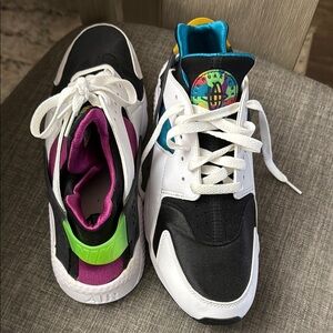 Men’s Nike Air Black and White Sneakers with Color Accents